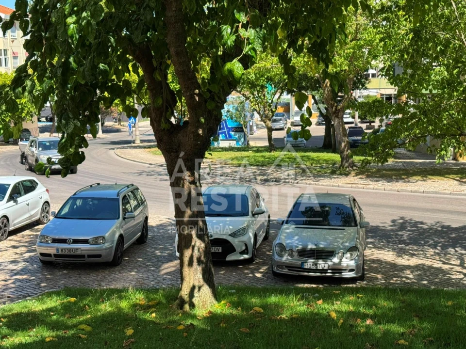 Apartamento T2 para Venda em Amora Foto 23