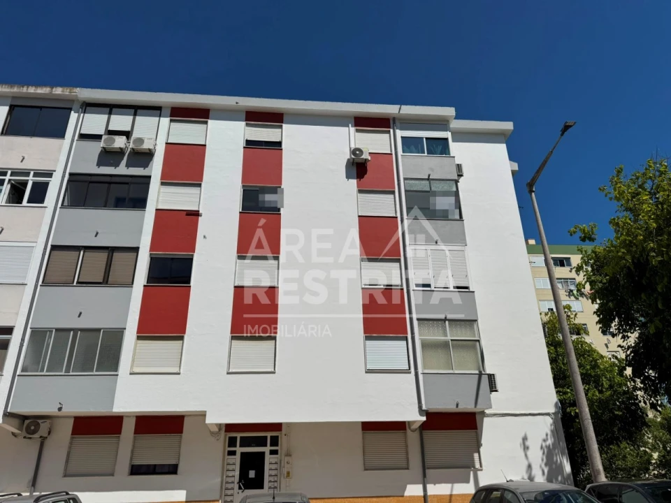 Apartamento T2 para Venda em Amora Foto 25