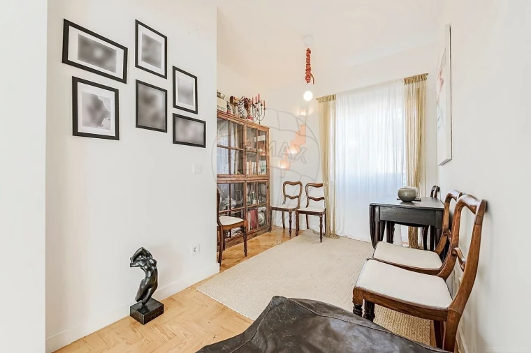 Apartamento T3 para Venda em Alvalade Foto 9