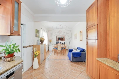 Moradia T5 para Venda em Fernao Ferro