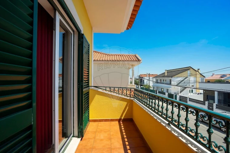 Moradia T5 para Venda em Fernao Ferro Foto 35