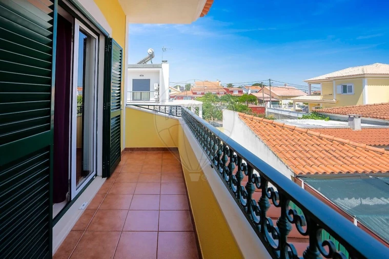 Moradia T5 para Venda em Fernao Ferro Foto 41