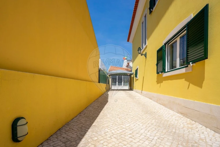 Moradia T5 para Venda em Fernao Ferro Foto 45