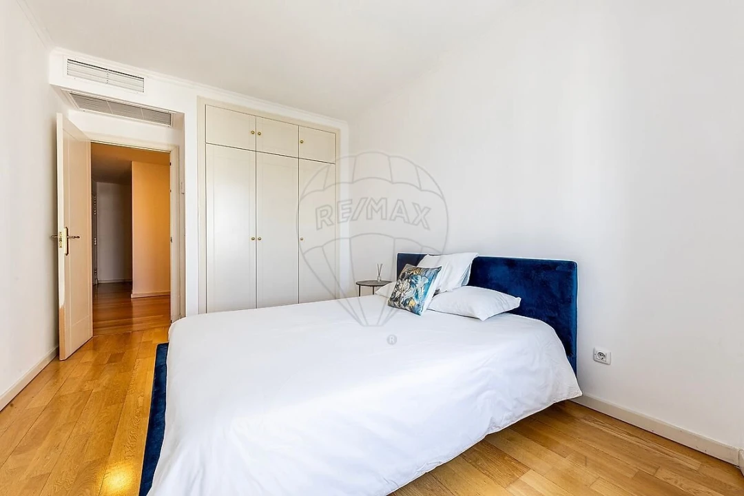Apartamento T4 para Venda em Campolide Foto 18