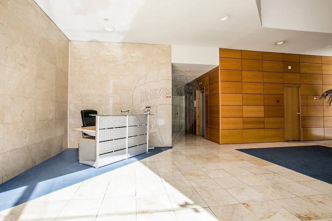 Apartamento T4 para Venda em Campolide Foto 31