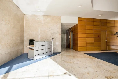 Apartamento T4 para Venda em Campolide