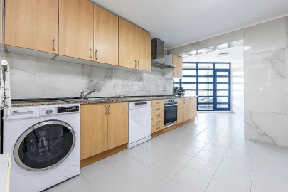Apartamento T4 para Venda em Campolide