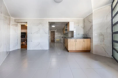 Apartamento T4 para Venda em Campolide