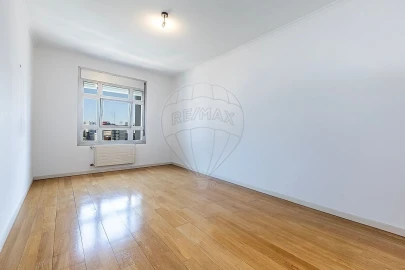 Apartamento T4 para Venda em Campolide