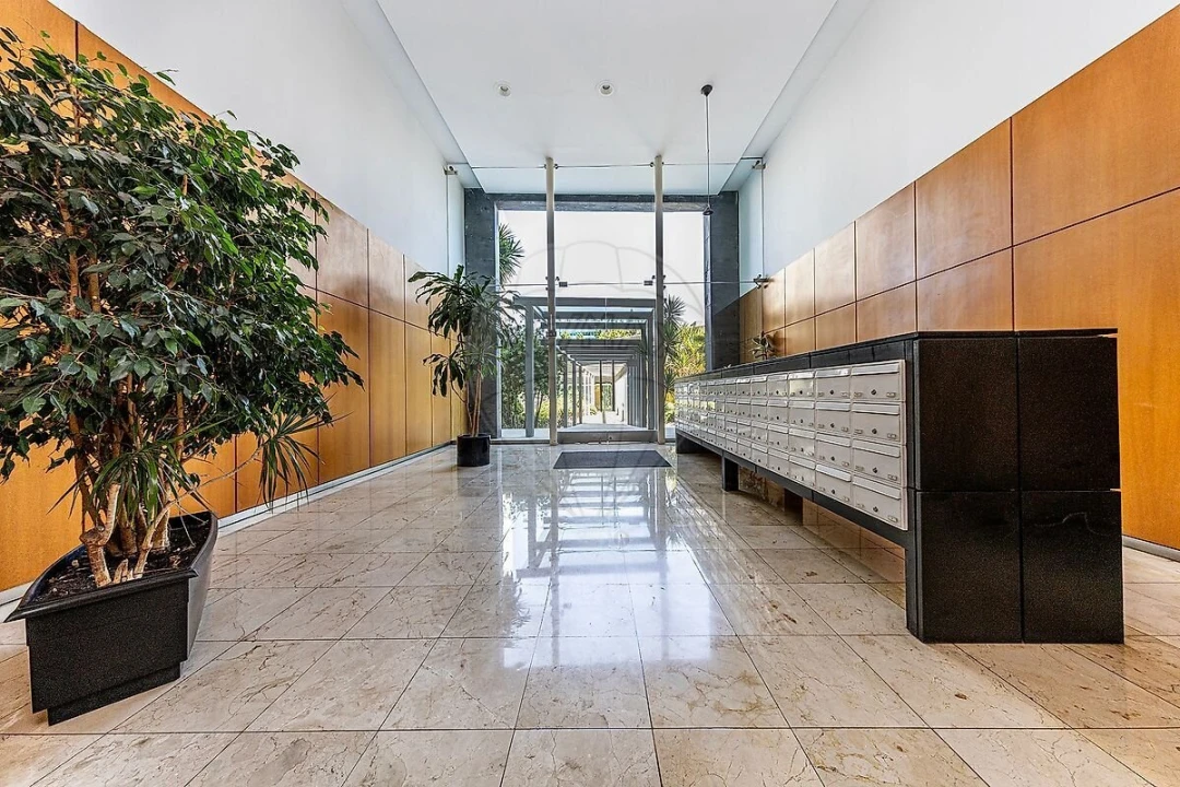 Apartamento T4 para Venda em Campolide Foto 32