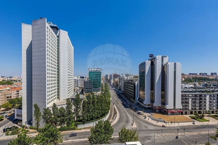 Apartamento T4 para Venda em Campolide Foto 39