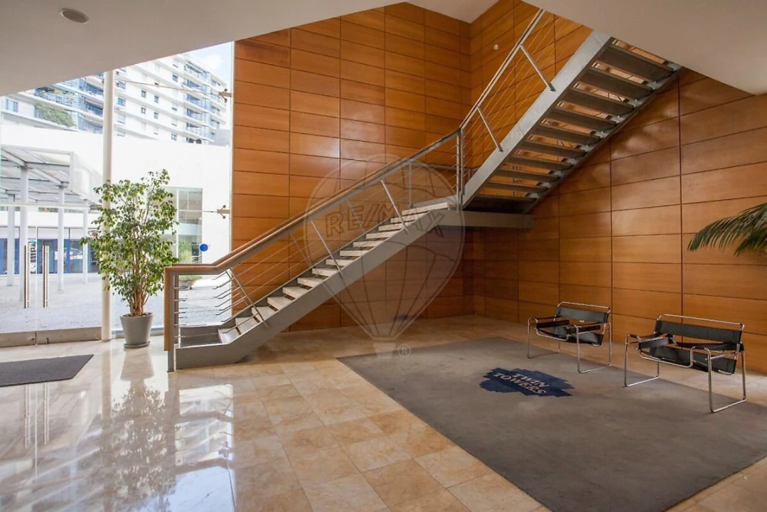 Apartamento T4 para Venda em Campolide Foto 29