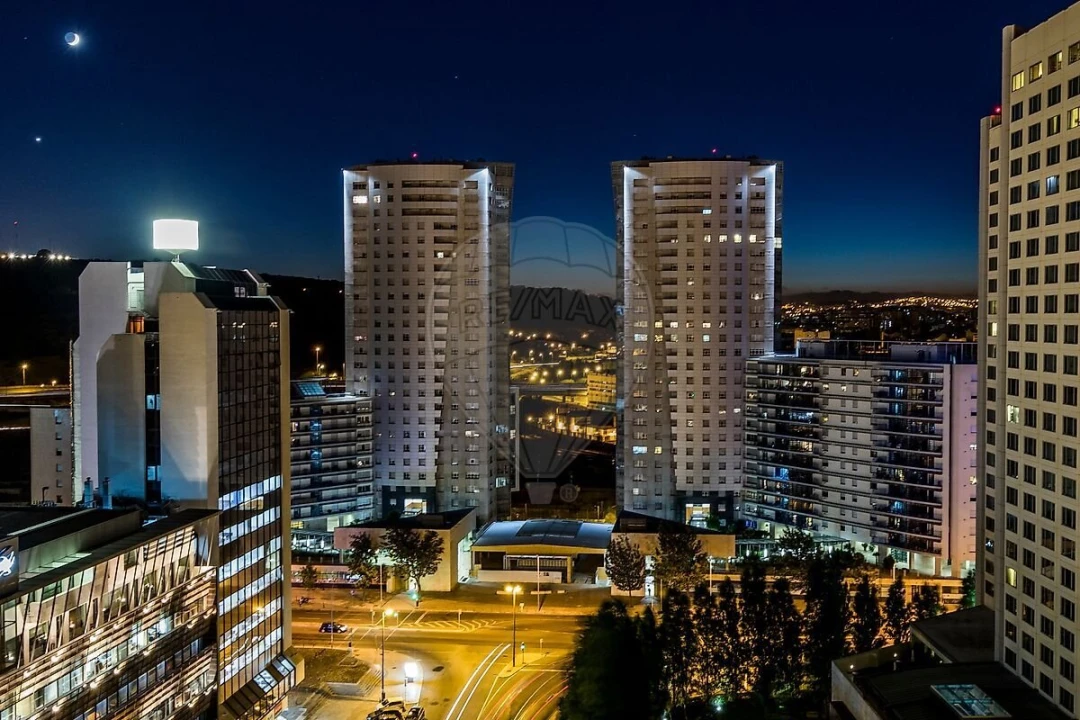 Apartamento T4 para Venda em Campolide Foto 40