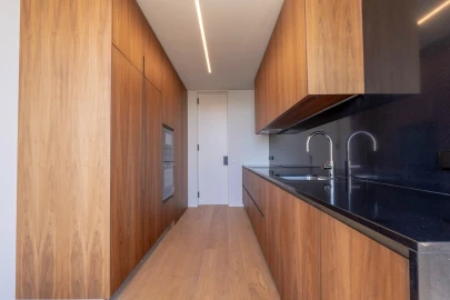 Apartamento T4 para Venda em Aldoar, Foz do Douro e Nevogilde