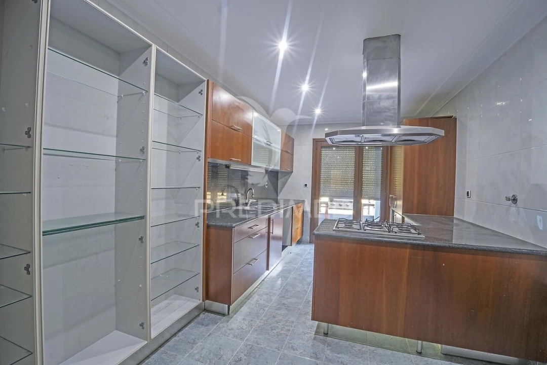 Apartamento T2 para Venda em Vila Franca de Xira Foto 4