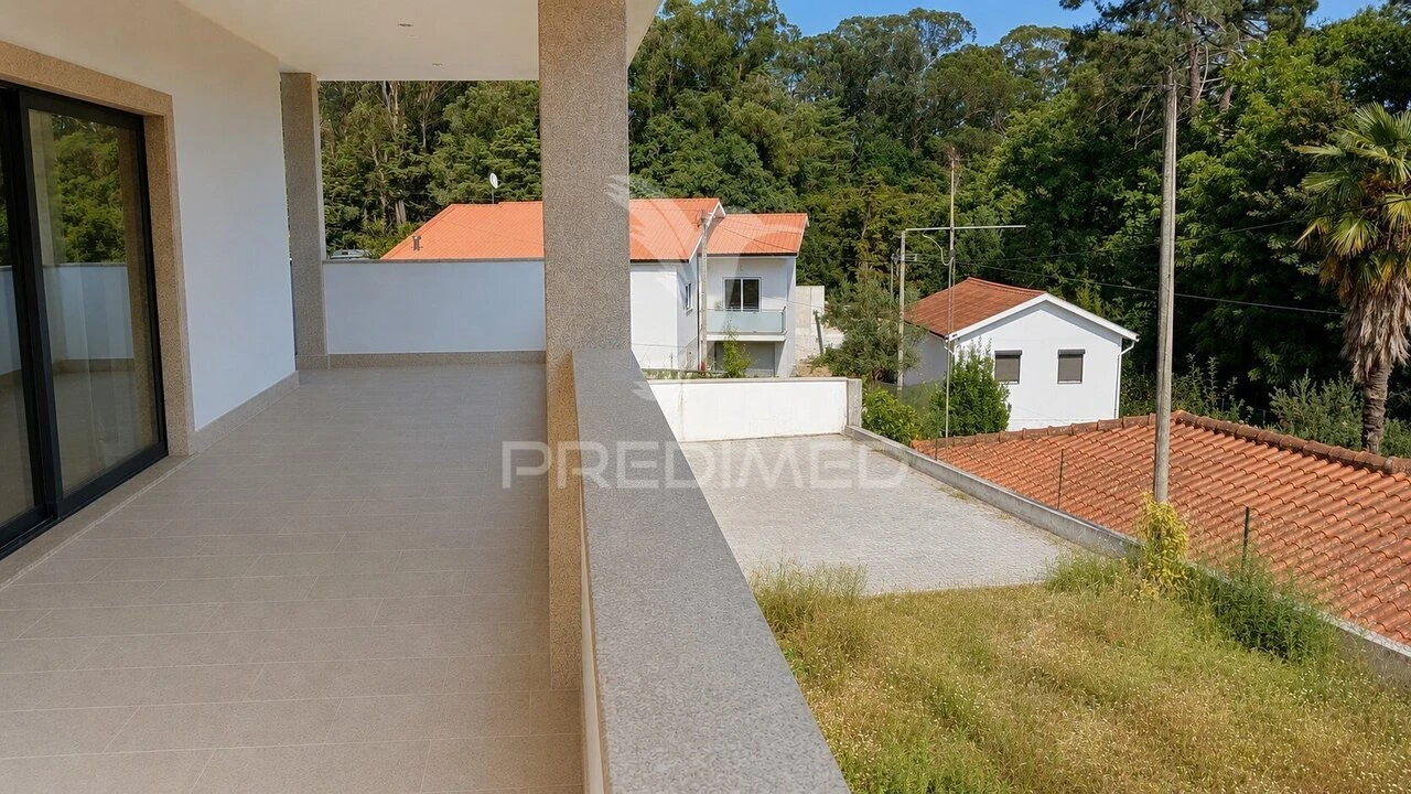 Moradia T3 para Venda em Airães Foto 21