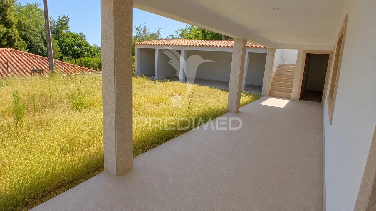 Moradia T3 para Venda em Airães Foto 22
