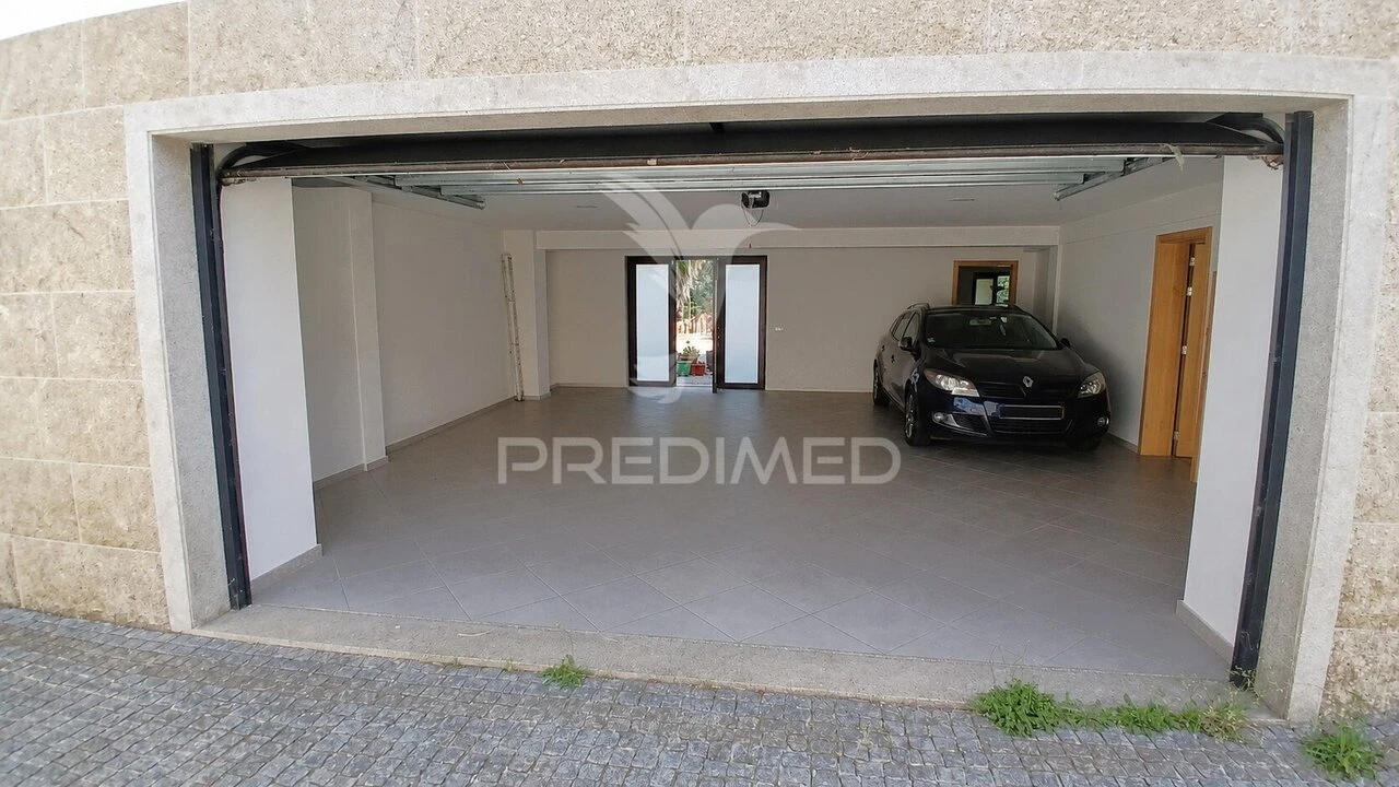 Moradia T3 para Venda em Airães Foto 25