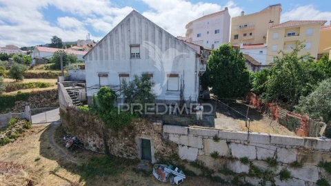 Moradia T0 para Venda em Gouveia (São Pedro e São Julião)
