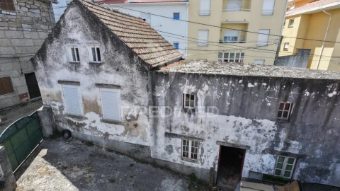 Moradia T0 para Venda em Gouveia (São Pedro e São Julião)