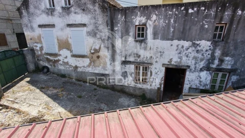 Moradia T0 para Venda em Gouveia (São Pedro e São Julião)