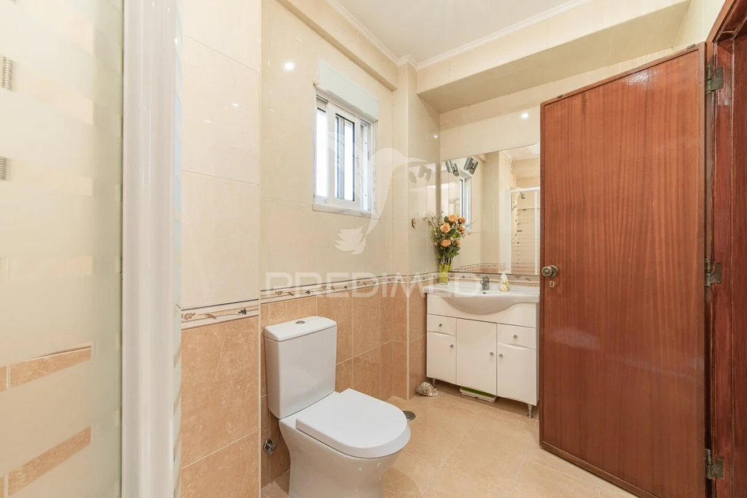 Apartamento T3 para Venda em Póvoa de Santa Iria e Forte da Casa Foto 9