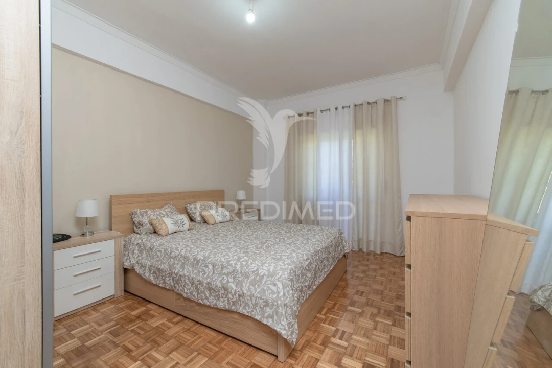 Apartamento T3 para Venda em Póvoa de Santa Iria e Forte da Casa Foto 12