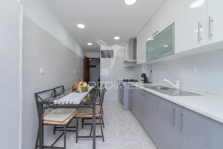 Apartamento T3 para Venda em Póvoa de Santa Iria e Forte da Casa Foto 21