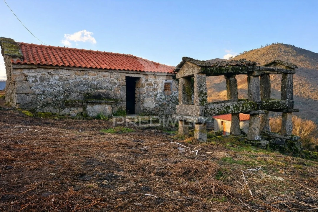 Moradia T2 para Venda em Cabreiro Foto 4