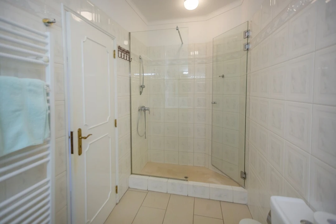 Moradia T6 para Venda em Albufeira e Olhos de Água Foto 40