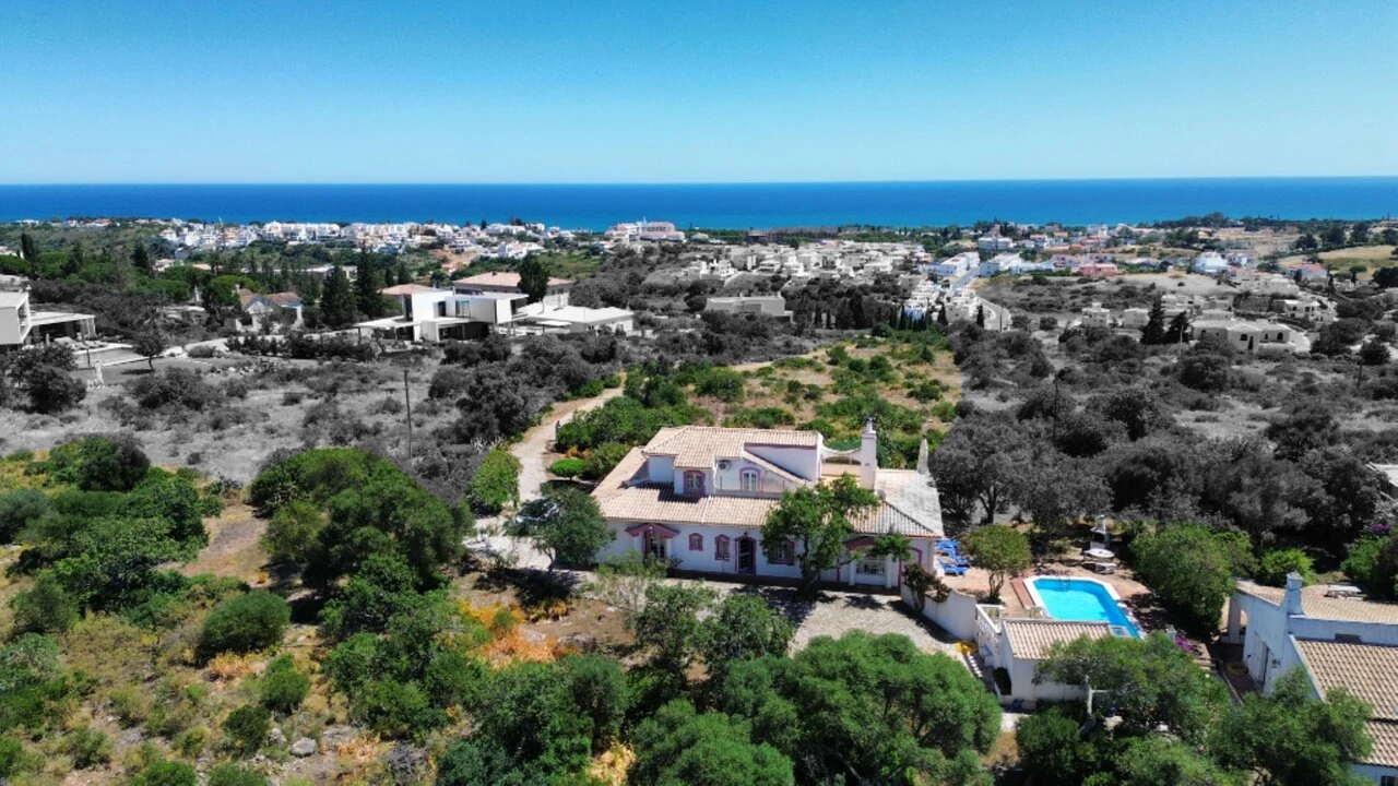 Moradia T6 para Venda em Albufeira e Olhos de Água Foto 2