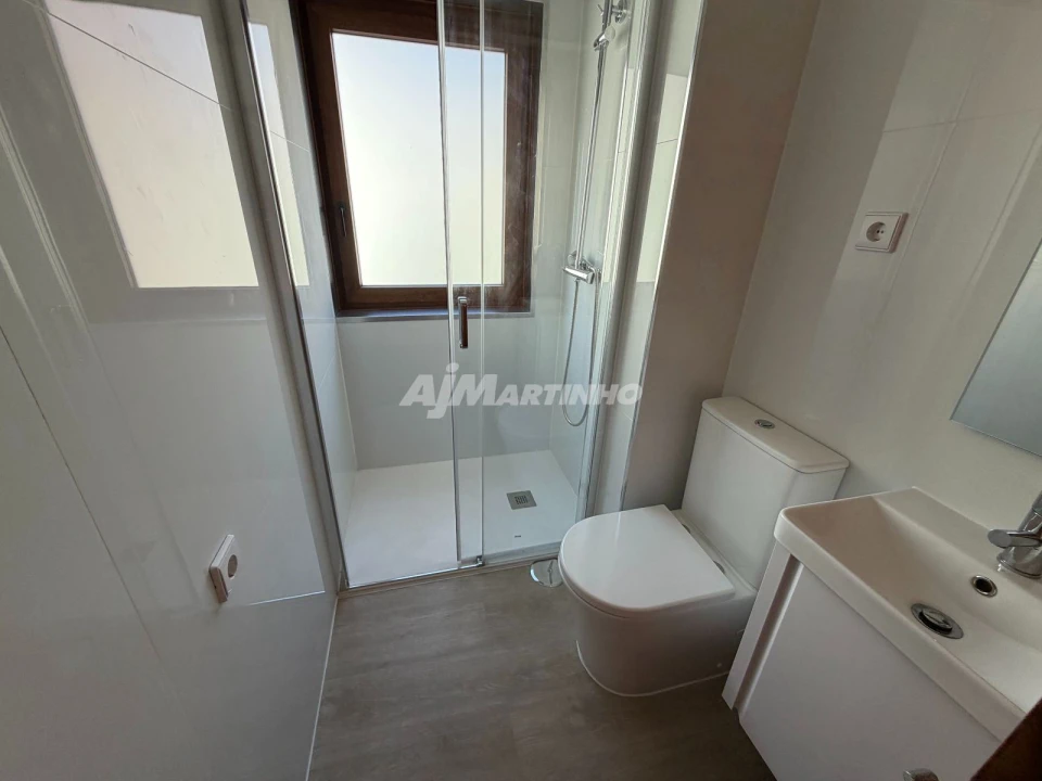 Apartamento T1 para Arrendamento em Cedofeita, Santo Ildefonso, Sé, Miragaia, São Nicolau e Vitória Foto 12