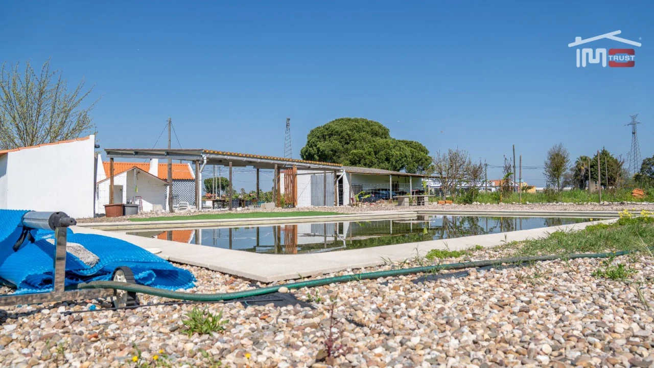 Moradia T4 para Venda em Santo Estêvão Foto 4