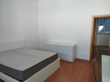 Apartamento T1 para Arrendamento em Paranhos