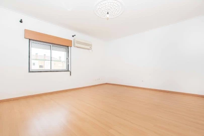 Apartamento T2 para Venda em Castanheira do Ribatejo e Cachoeiras