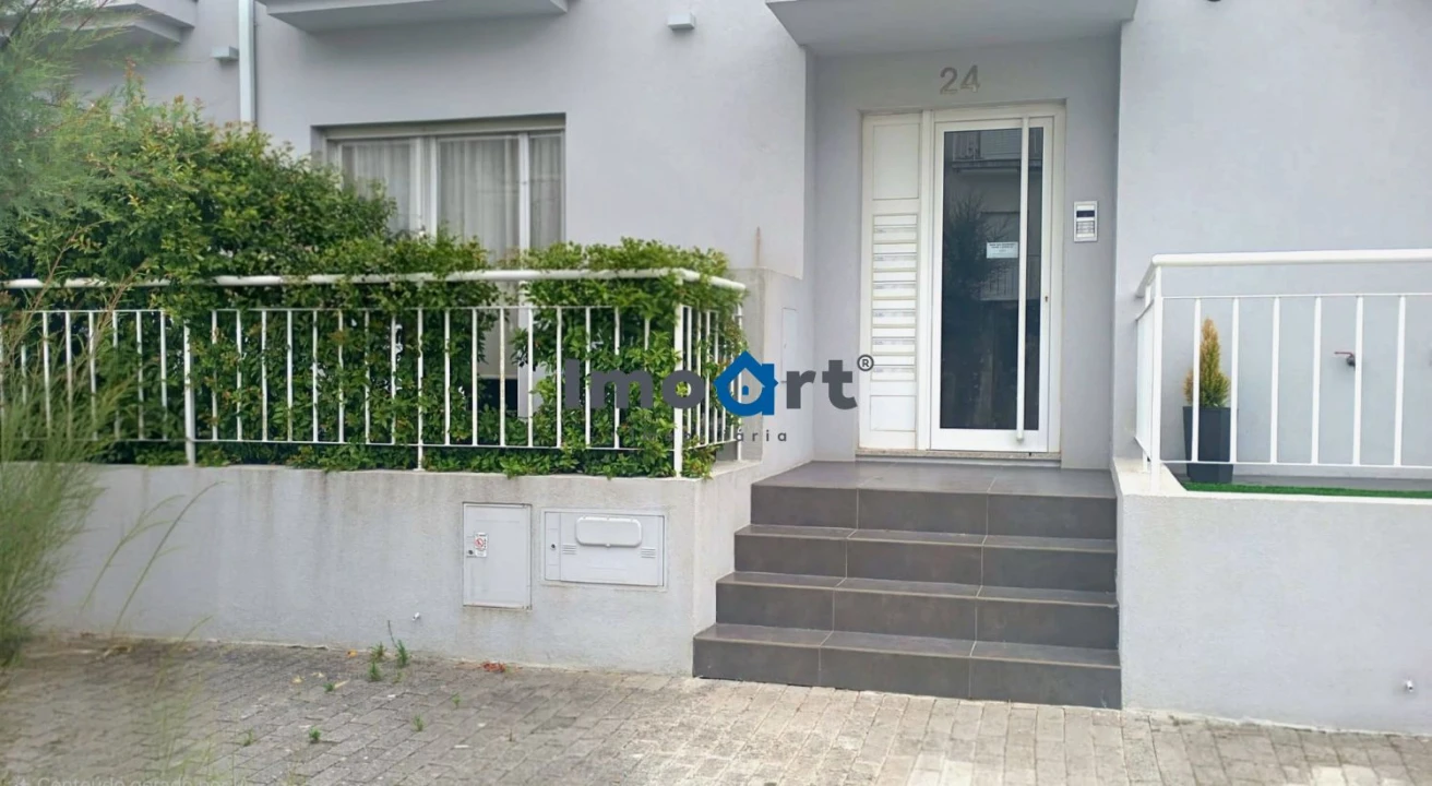 Apartamento T2 para Venda em Gião Foto 1