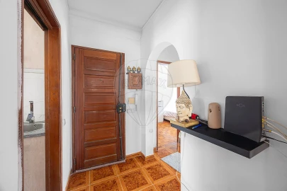 Apartamento T3 para Venda em Santo António dos Cavaleiros e Frielas