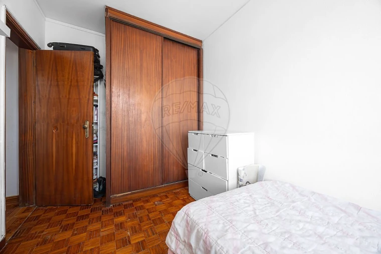 Apartamento T3 para Venda em Santo António dos Cavaleiros e Frielas Foto 11