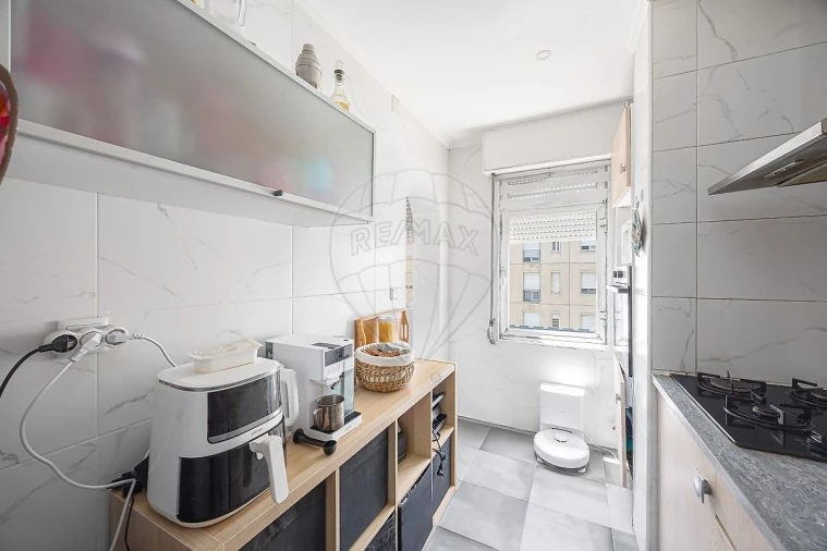 Apartamento T3 para Venda em Santo António dos Cavaleiros e Frielas Foto 6