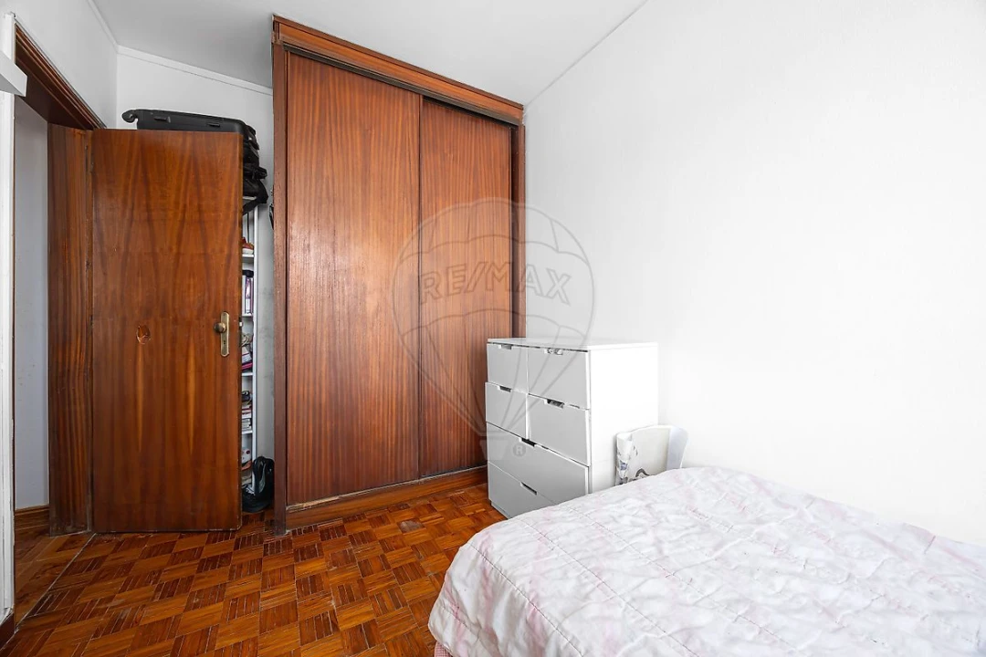 Apartamento T3 para Venda em Santo António dos Cavaleiros e Frielas Foto 11