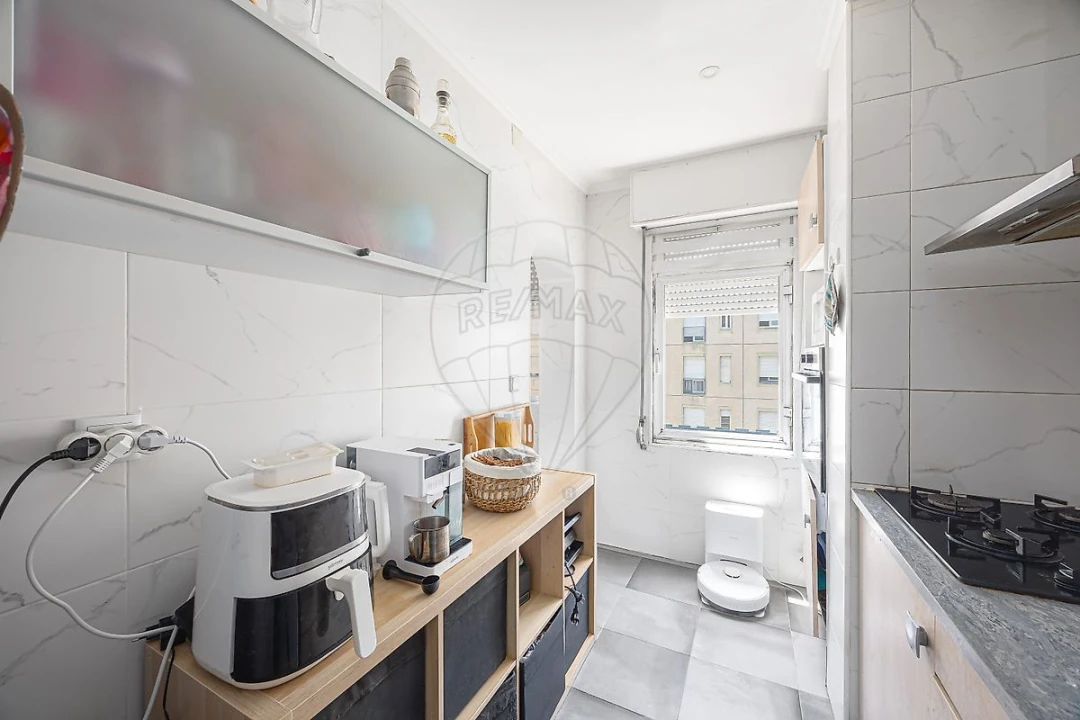 Apartamento T3 para Venda em Santo António dos Cavaleiros e Frielas Foto 6