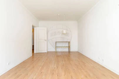 Apartamento T1 para Venda em Avenidas Novas