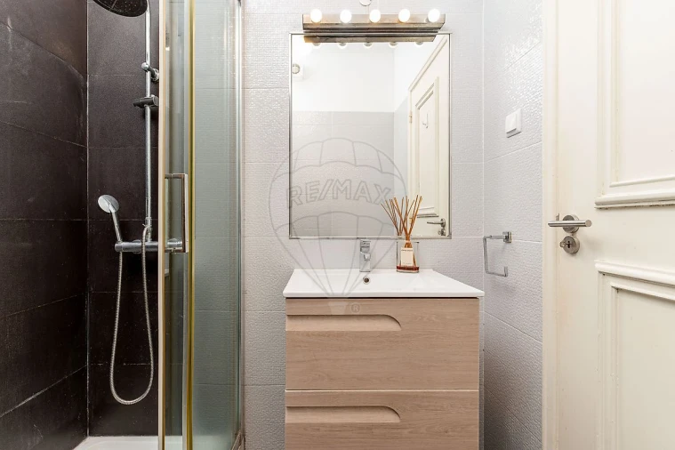 Apartamento T1 para Venda em Avenidas Novas Foto 10