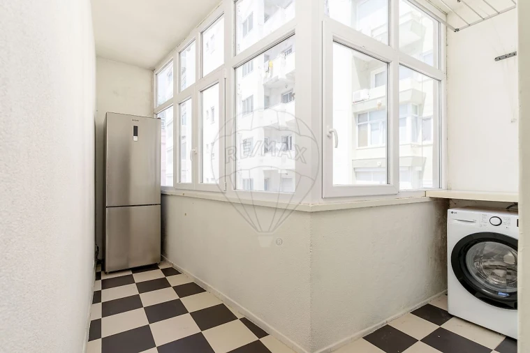 Apartamento T1 para Venda em Avenidas Novas Foto 20