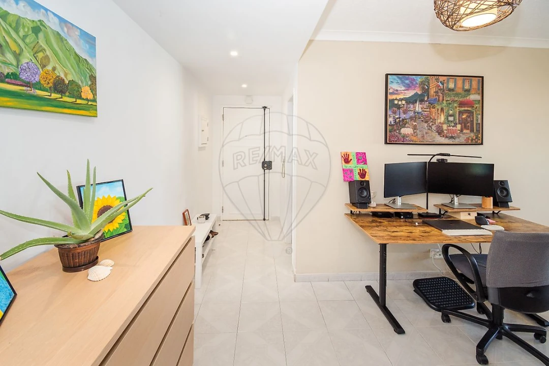 Apartamento T2 para Venda em Santo António dos Cavaleiros e Frielas Foto 6