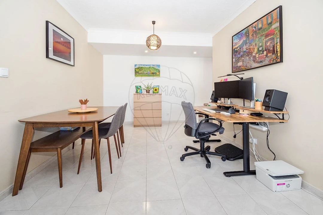 Apartamento T2 para Venda em Santo António dos Cavaleiros e Frielas Foto 7
