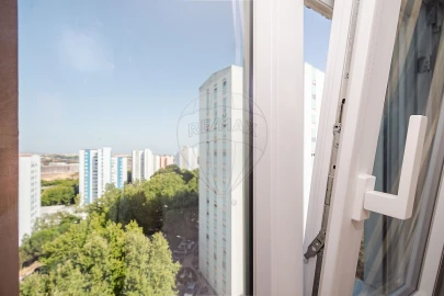 Apartamento T2 para Venda em Santo António dos Cavaleiros e Frielas