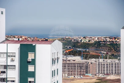 Apartamento T2 para Venda em Santo António dos Cavaleiros e Frielas