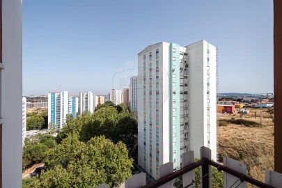 Apartamento T2 para Venda em Santo António dos Cavaleiros e Frielas