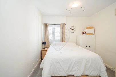 Apartamento T2 para Venda em Santo António dos Cavaleiros e Frielas
